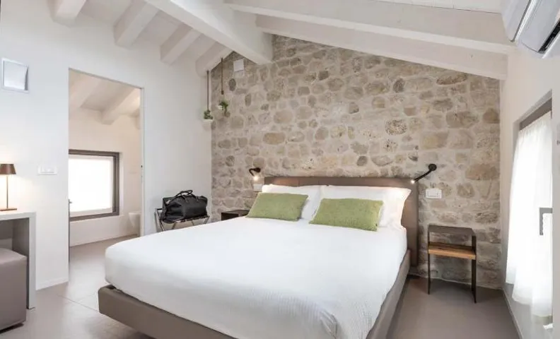 Portone180 Guest House