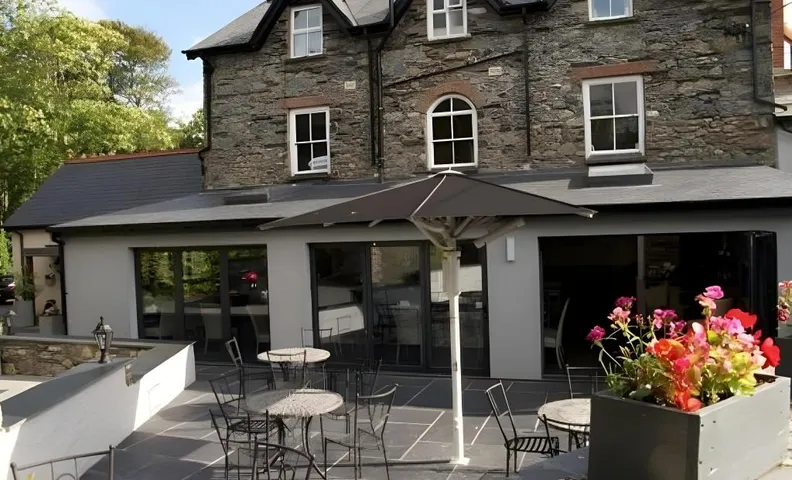 Wolfscastle Country Hotel