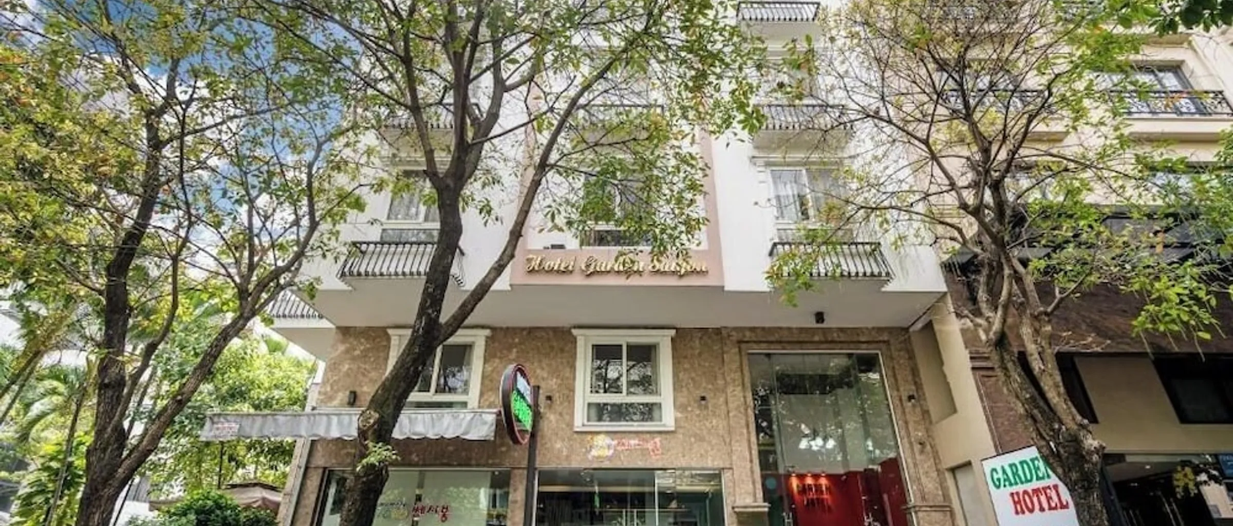 숙소 앞