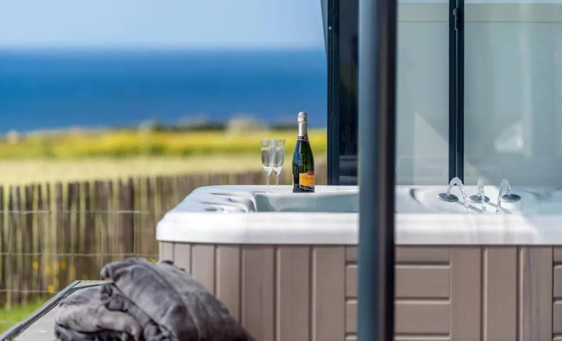 La maison des gardiens de lOcan avec spa - gite plougonvelin