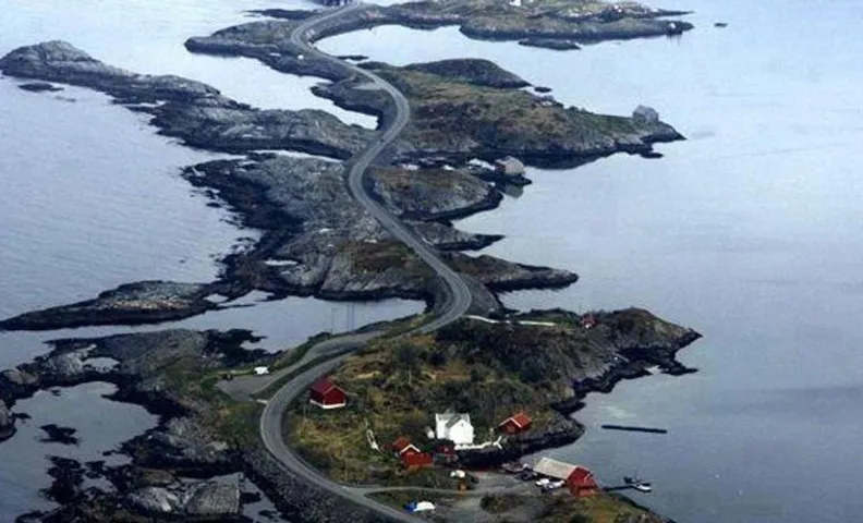 Leite Gård near Atlantic Road in Hustadvika