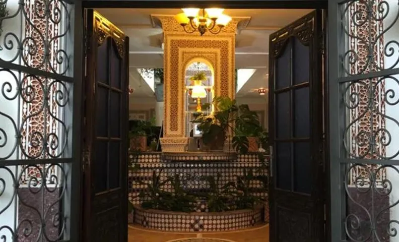Riad Salt River