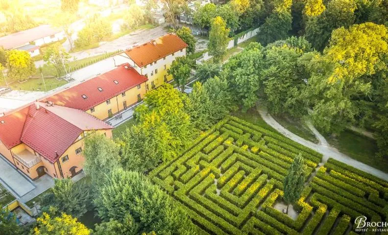 HOTEL I RESTAURACJA BROCHOW