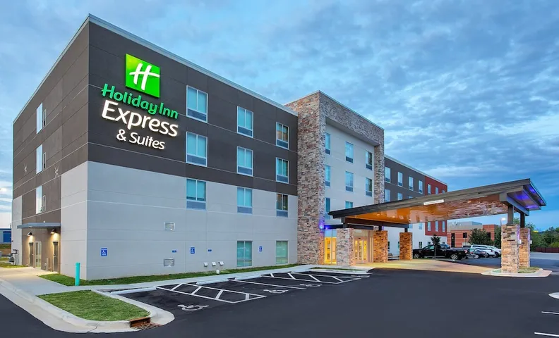 홀리데이 인 익스프레스 & 스위트 라 그레인지 바이 IHG