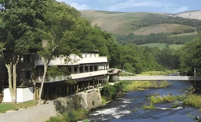 The Chainbridge Hotel