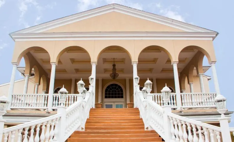 Chateau Suites