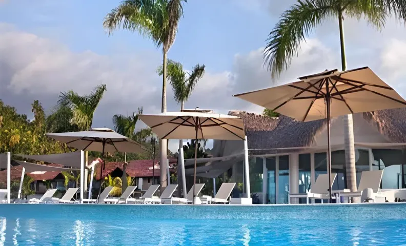 The Bannister Hotel & Yacht Club