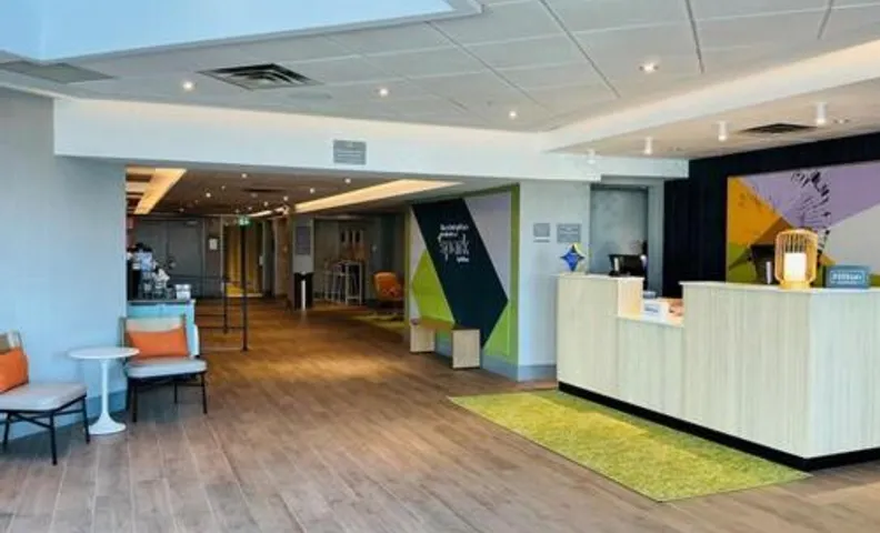 Spark by Hilton Montreal Brossard