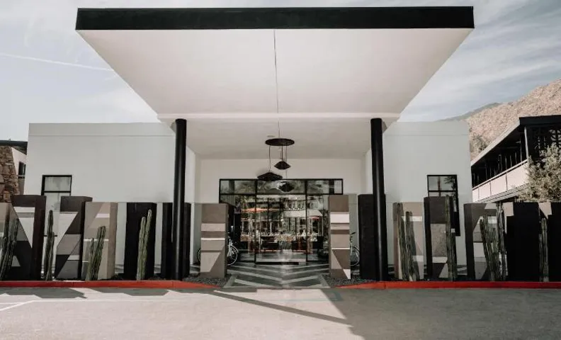 V Capri Palm Springs, a Dolce by Wyndham