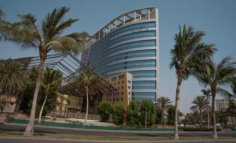 Seafront Luxury Suites Jeddah Corniche