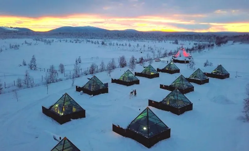 Aurora Pyramid Glass Igloos