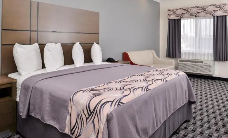 Crystal Inn & Suites IAH Humble