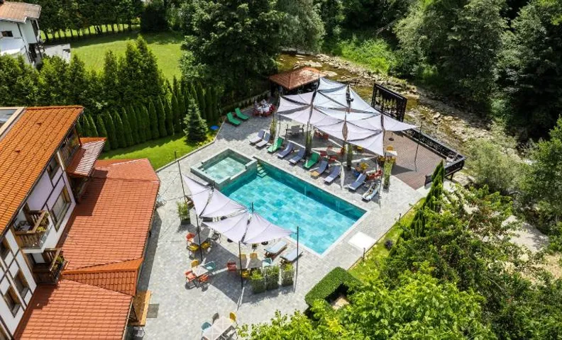 Valevtsi Mount Lodge - 365 days hot outdoor pool -