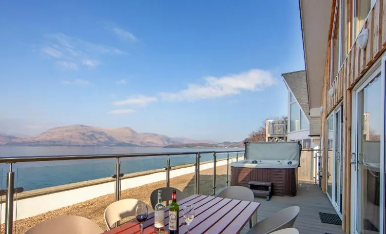 Beach Houses with Hot Tubs