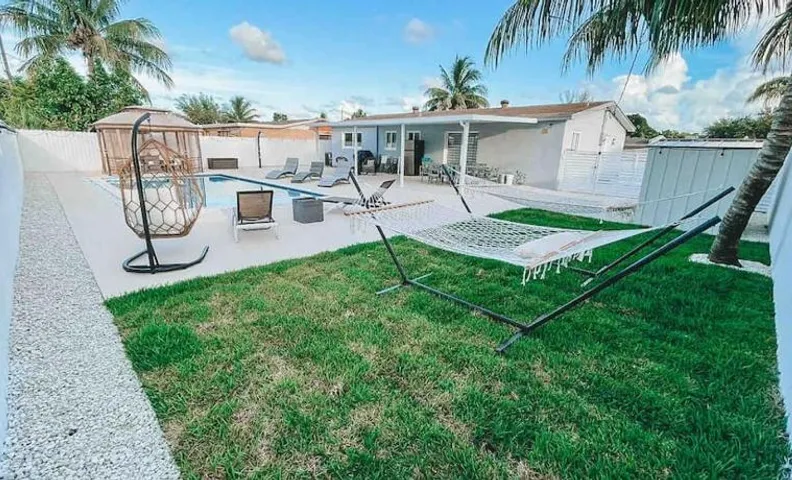 MIAMI PARADISE