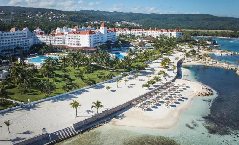 Bahia Principe Luxury Runaway Bay – All Inclusive - Adults only