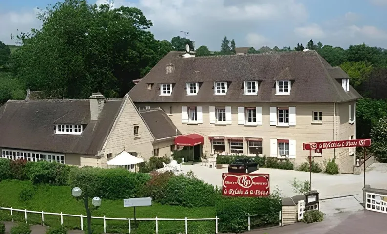 Logis Hotel Le Relais De La Poste Restaurant Le Fil du Temps