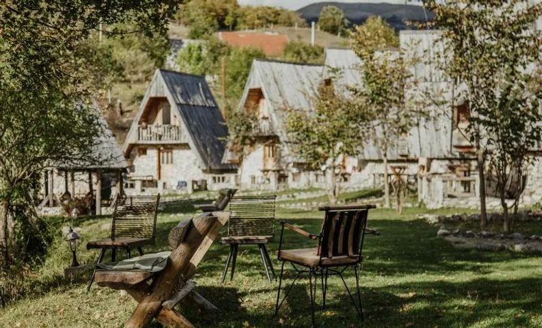 Eco Village Nevidio