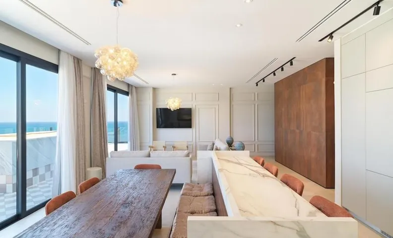 LIV Mackenzie Beach Suites
