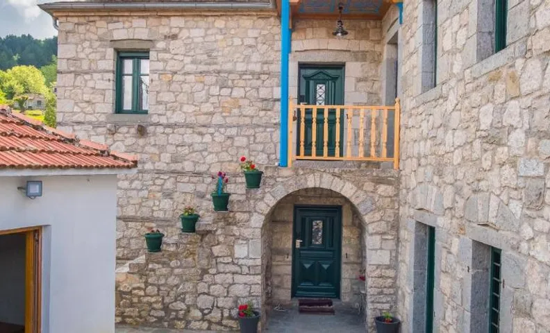Hotel Arhontiko Vourloka