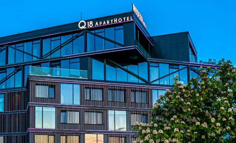 Q18 ApartHotel