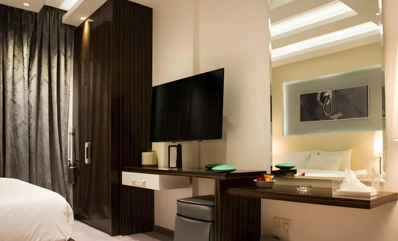 Clowzer Hotel