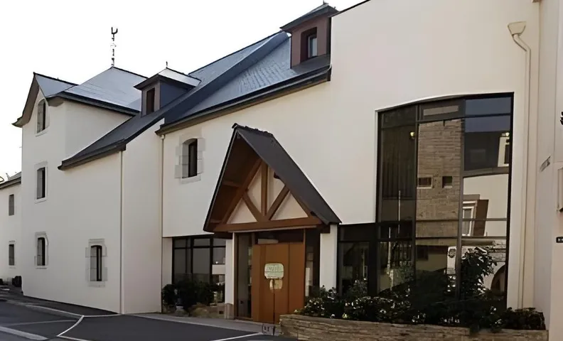 Logis L'Auberge - Maison Glenn Anna