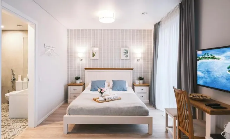 J14A I Rooms & Apartments AUTOMATED SELF CHECK-IN