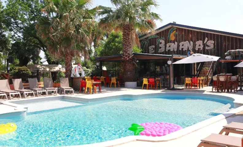 Le Banana's Hotel