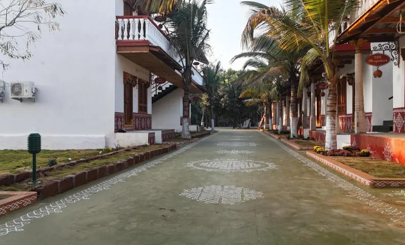 kumudapuram village resort