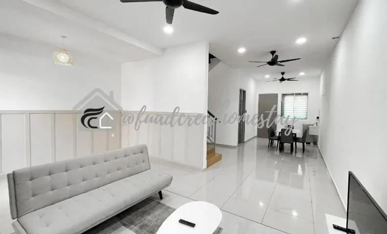 Double Storey 4-Bedroom Home 12 pax Jitra