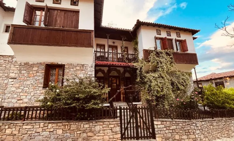 9mouses Chasiotis Guest House
