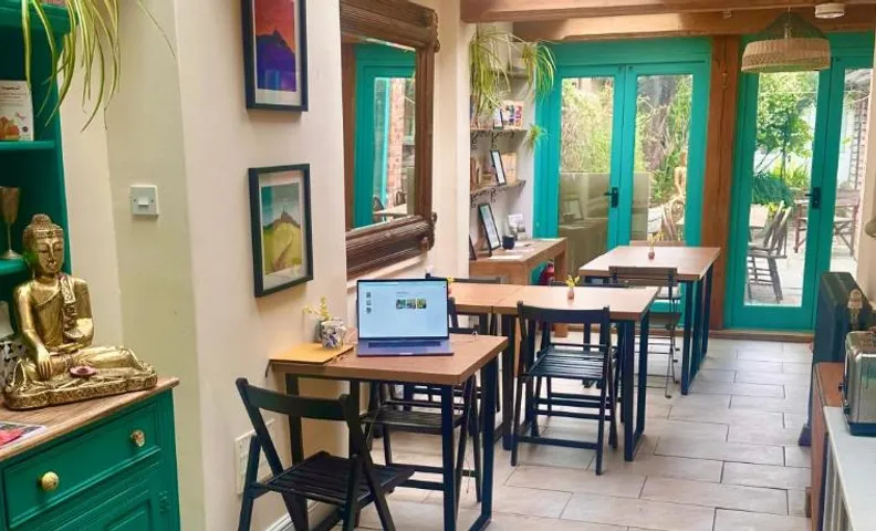 The Dragonfly Guesthouse - SELF CATERED
