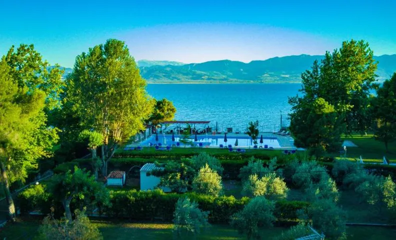 Tsamadanis Hotel & Bungalows Friends Family