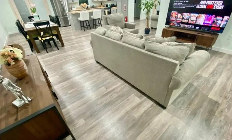 Charming renovated home with jetted tub/king beds