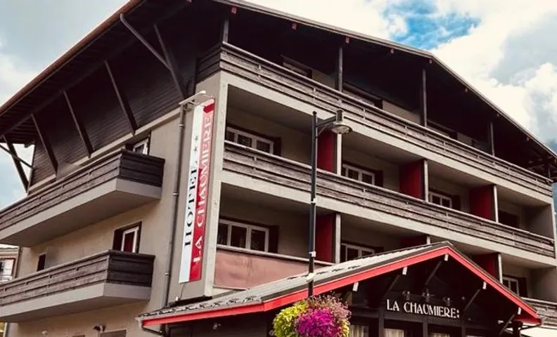 Hotel La Chaumiere Garage Moto gratuit A 150 m de la gare SNCF et TMB