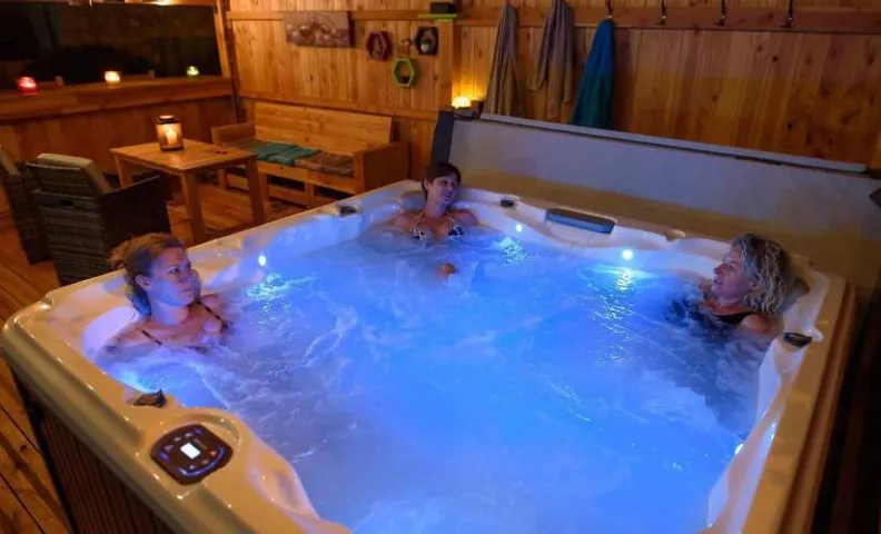 Le Nid d'Alex Spa , Rando et table d'hôte