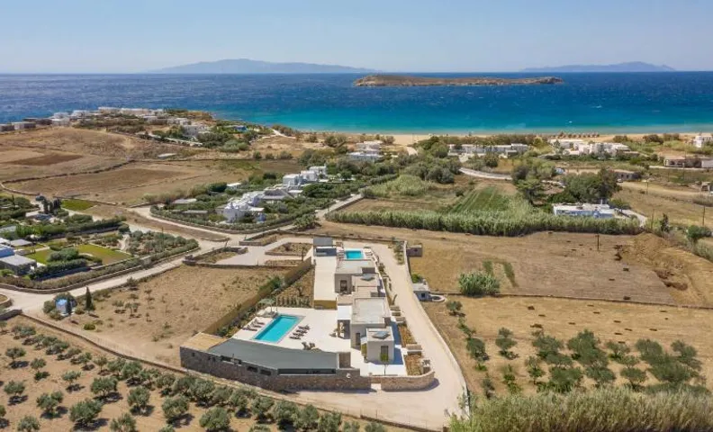 Nuovo Paros-Property of 2 sustainable luxury beach villas