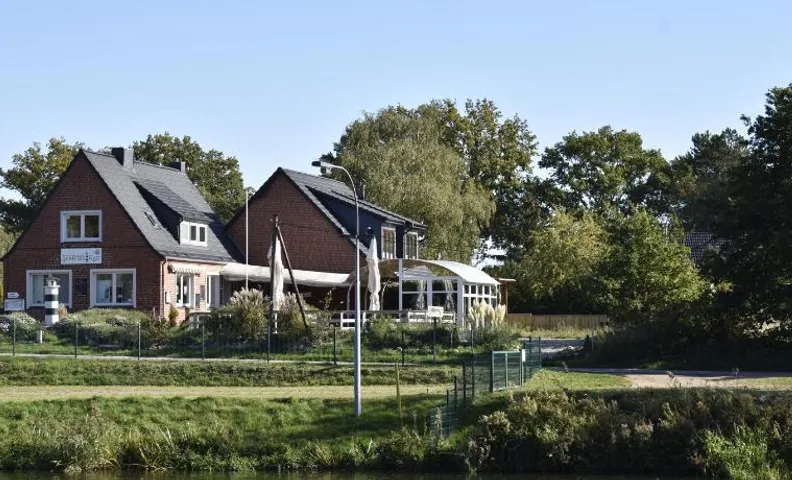 Pension zur Schleuse GARNI am Elbe Lübeck - Kanal in Witzeeze