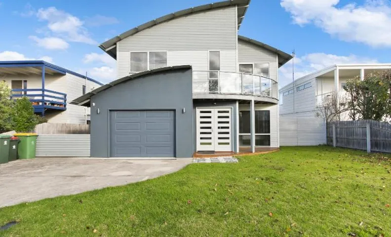 Shore Thing - Spacious Retreat for 15 Guests