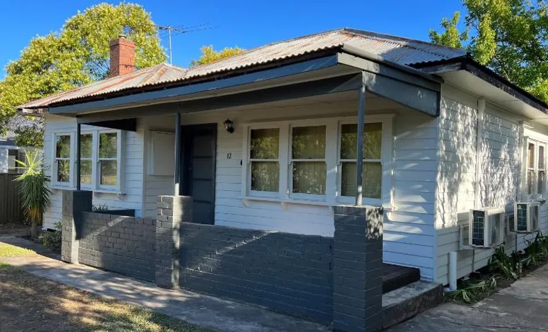 Nilmar Ave - Central Cozy 1950s Wodonga 3br Cottage