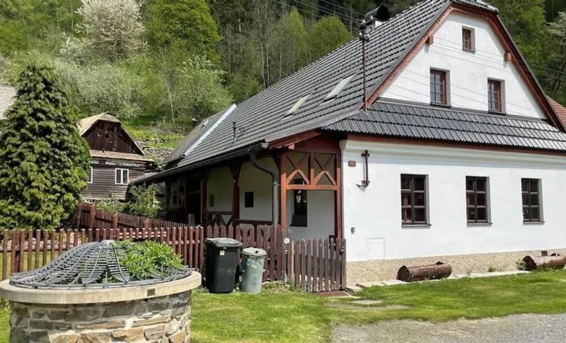 Chaloupka pod hradem