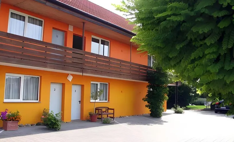Kraft Hotel Pool & Klimaanlage AC