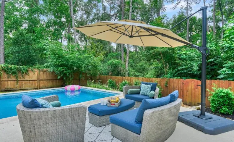 The Woodlands 4BR Forest Retreat-Pool, Spa, Grill, Nature Trails & Baby Friendly