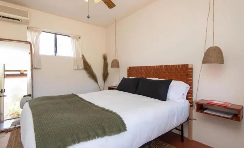Desert Lily - Room 1 with shared pool access