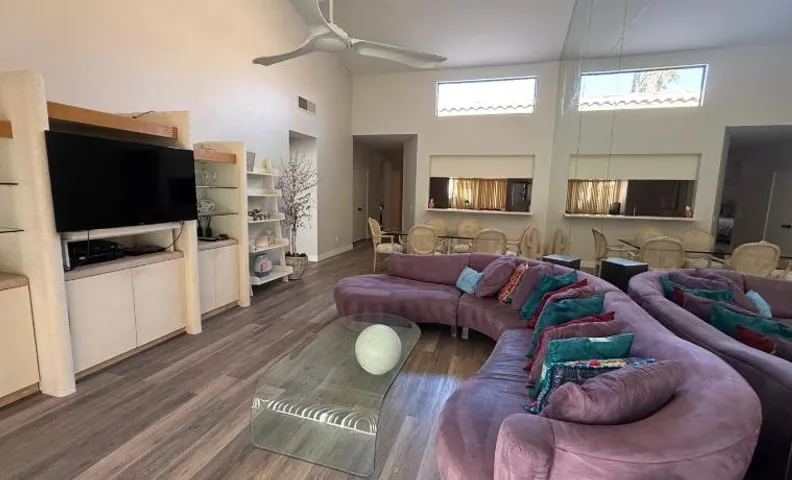 Palm Valley Country Club, Pickleball, Tennis, Gym, Clubhouse, Swimming Pools, Lux, Spac 2 Bdrms Den
