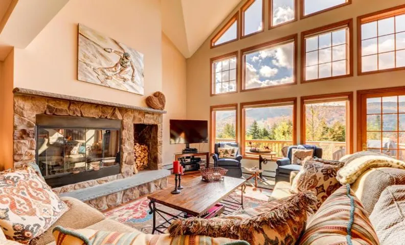 H4 Ski Slope Views! Bretton Woods condo with easy access to Mt Washington, Skiing, White Mountains!