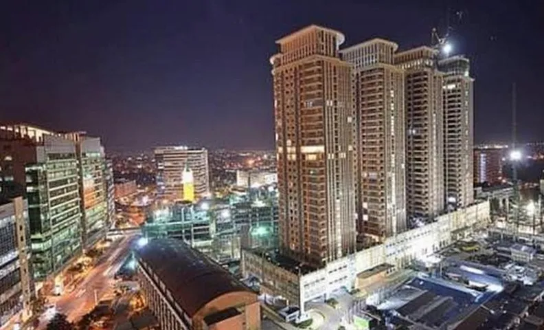 Morgan Suite BGC across5 Venice Canal Mall free Pool gym
