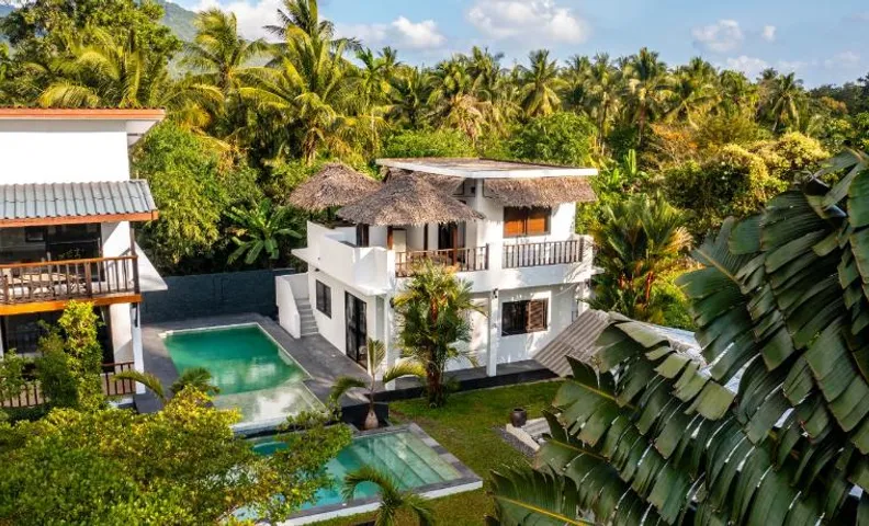 Aqua Suites