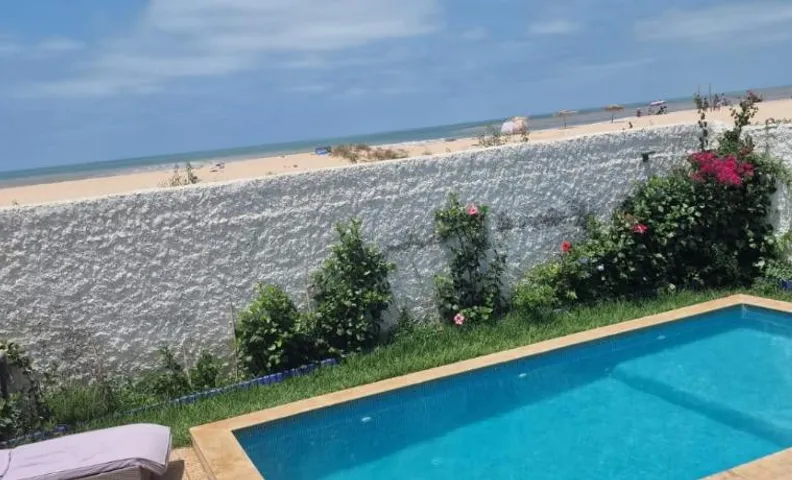 La petite villa avec piscine pieds dans l'eau